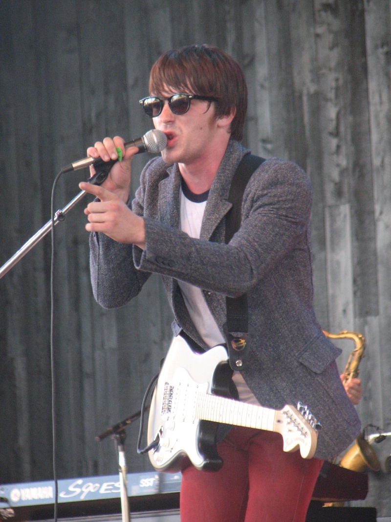 2009/07(July)/Drake_Bell/800x600_20100206 235.JPG